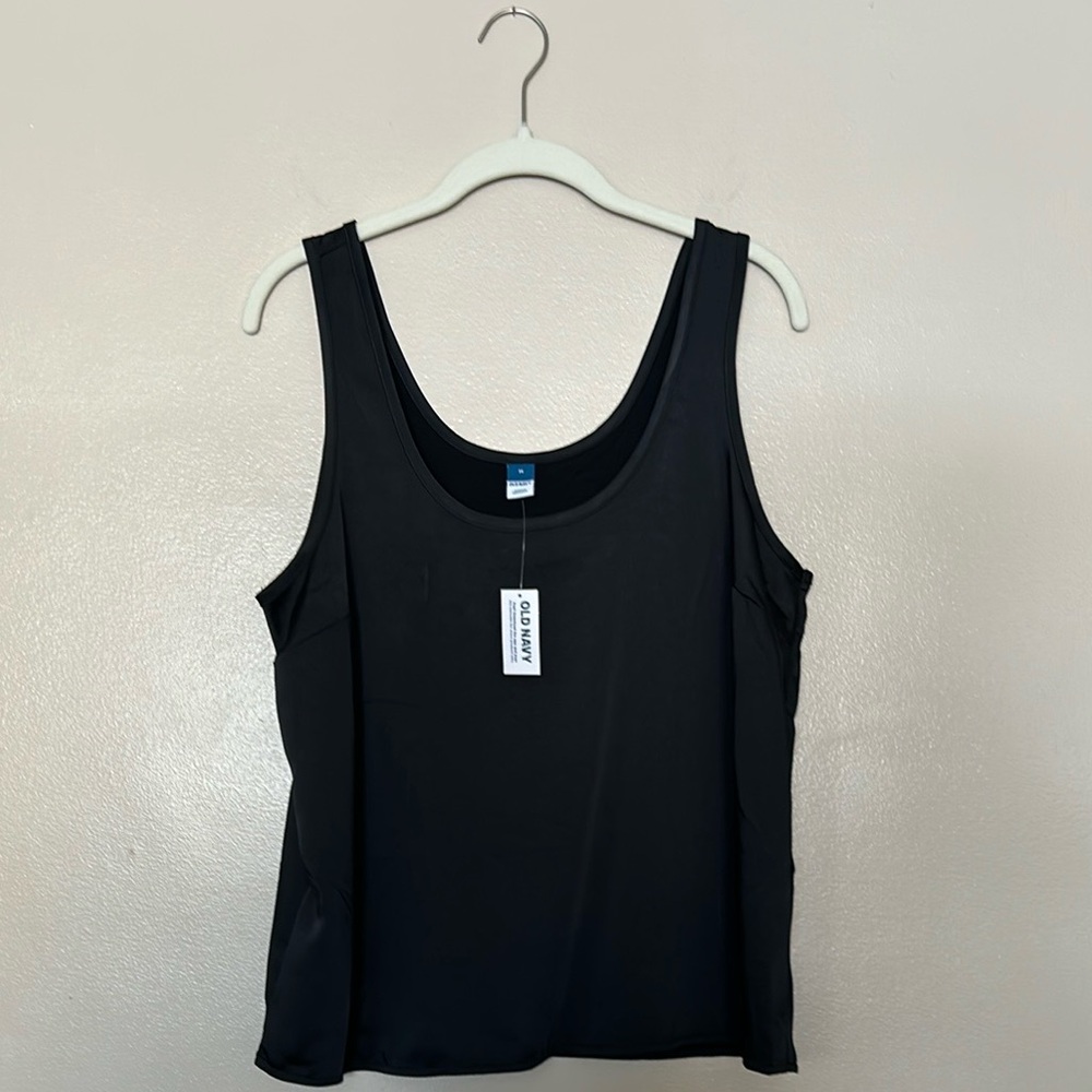 NWT Old Navy black satin-feel black tank in size Medium